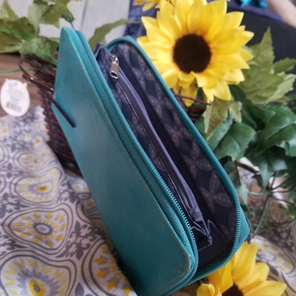 Franco Sarto Genuine leather clutch - Picture 2 of 6